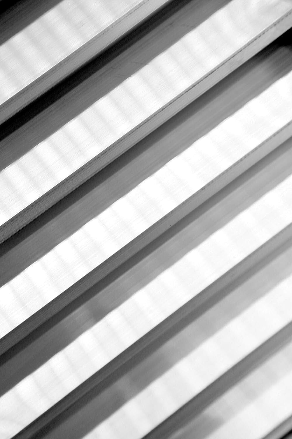 Elegant 14" x 24" Aluminum Exterior Louver Vent - Weather-Resistant & Pest-Proof