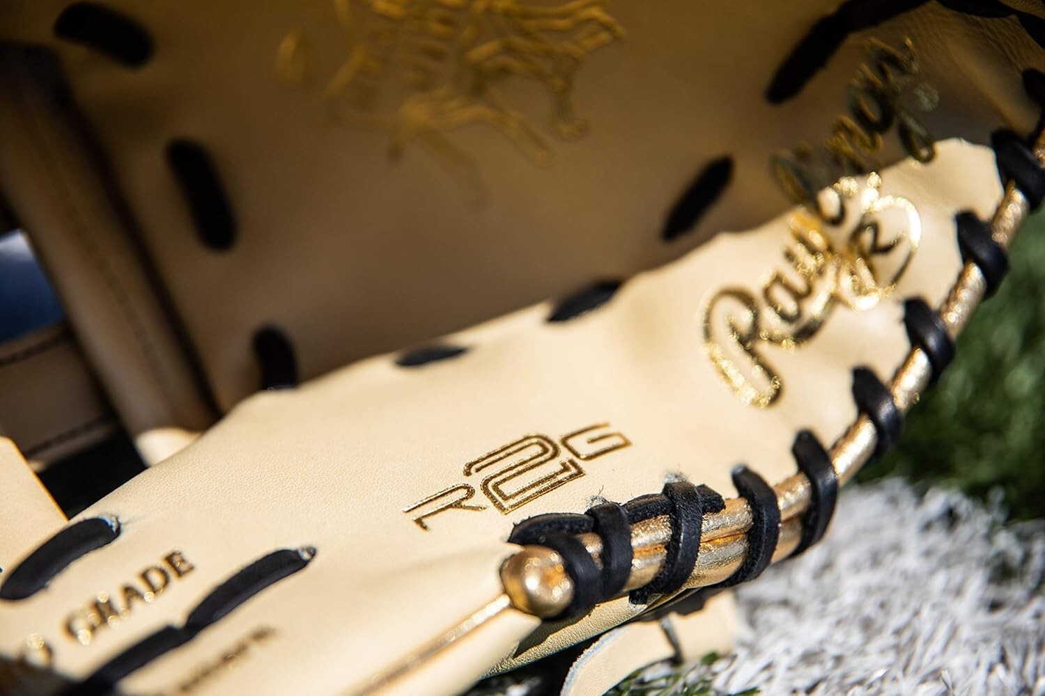 Youth Right Hand Throw Heart of The Hide 12.75" Baseball Glove - R2G Excellence