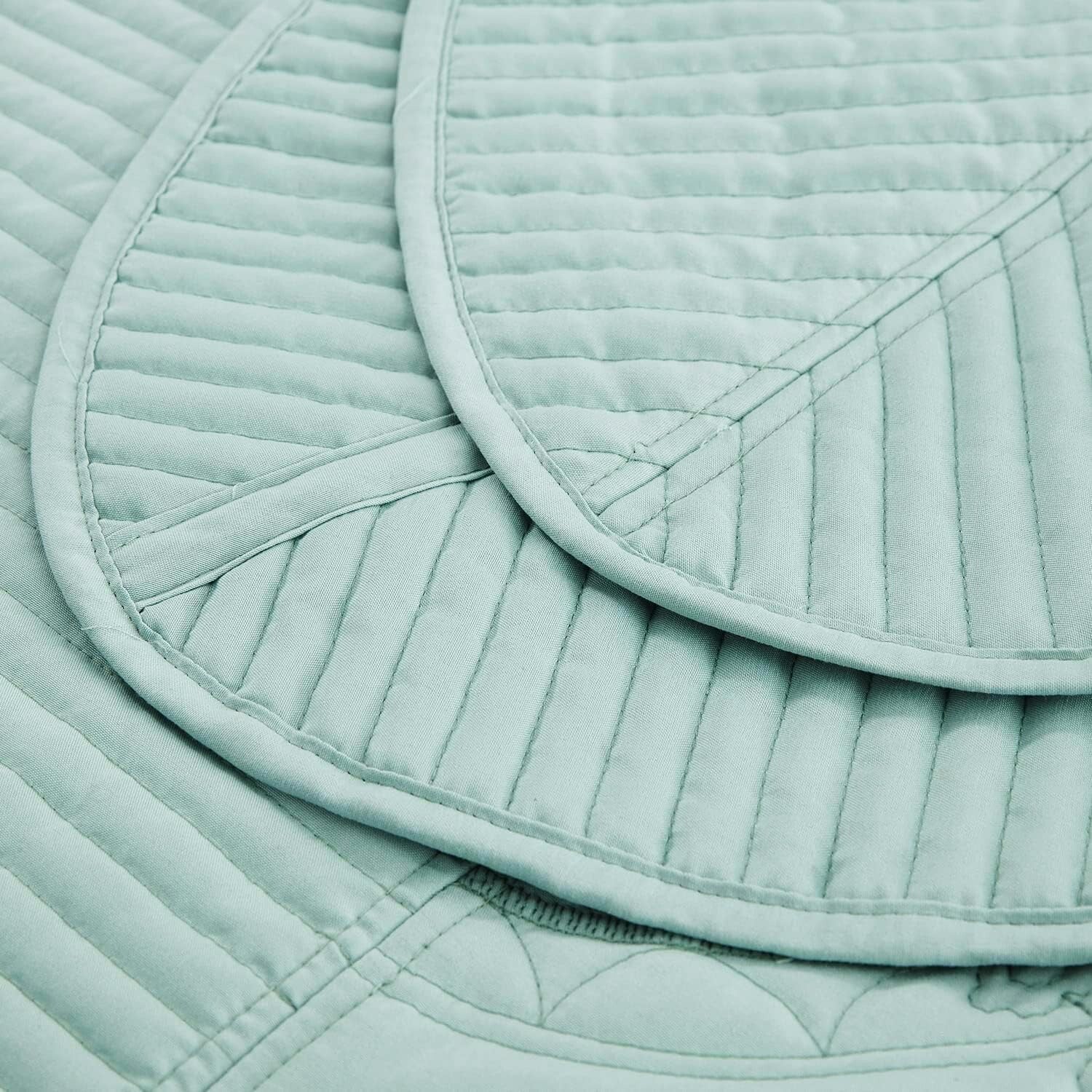 Elegant Lightweight King Bedspread Set with 4 Pieces - Stunning Paisley Design