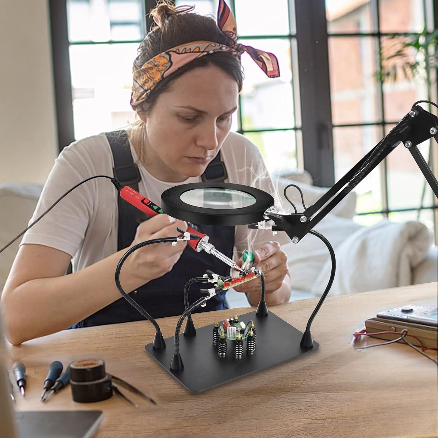 Adjustable All-in-One Soldering Magnifier Lamp - Ideal for DIY Projects