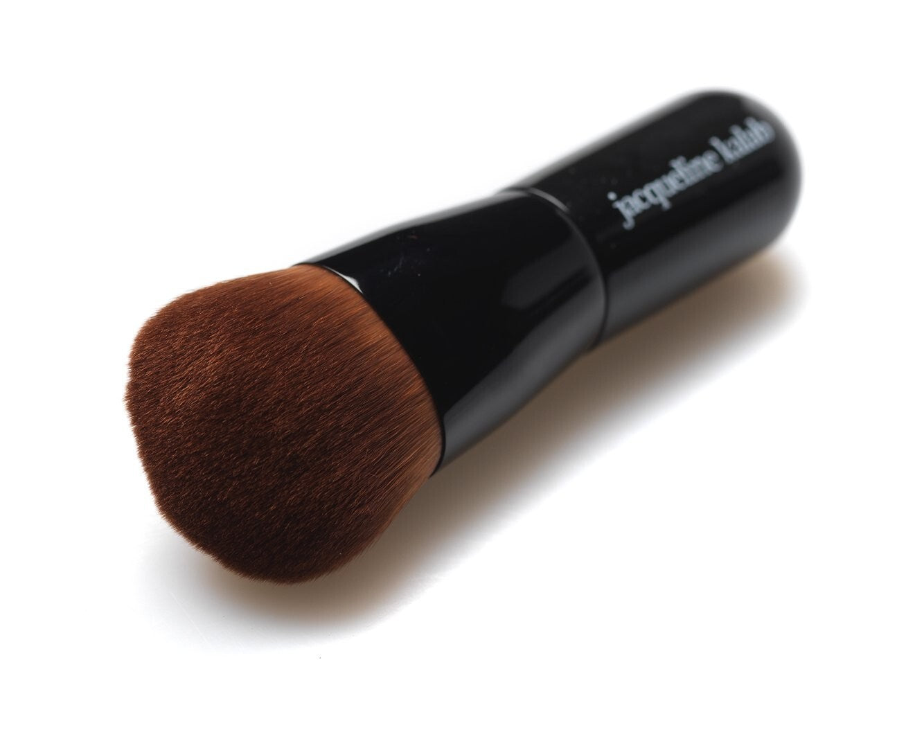 Travel-Friendly Foundation Brush: Achieve Professional Quality Makeup in Seconds