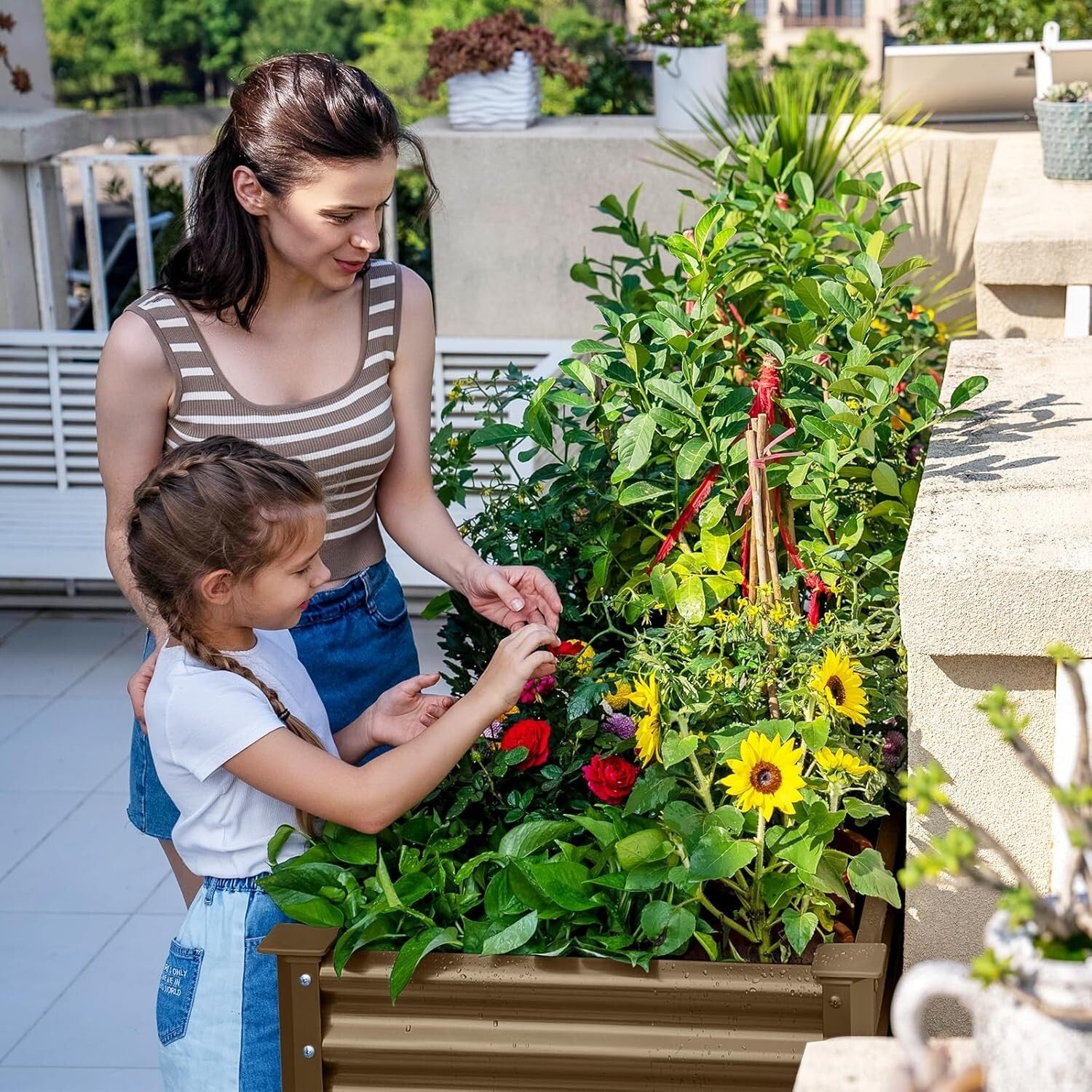 Spacious Galvanized Oval Garden Bed with Legs - Perfect for Vegetables & Flowers
