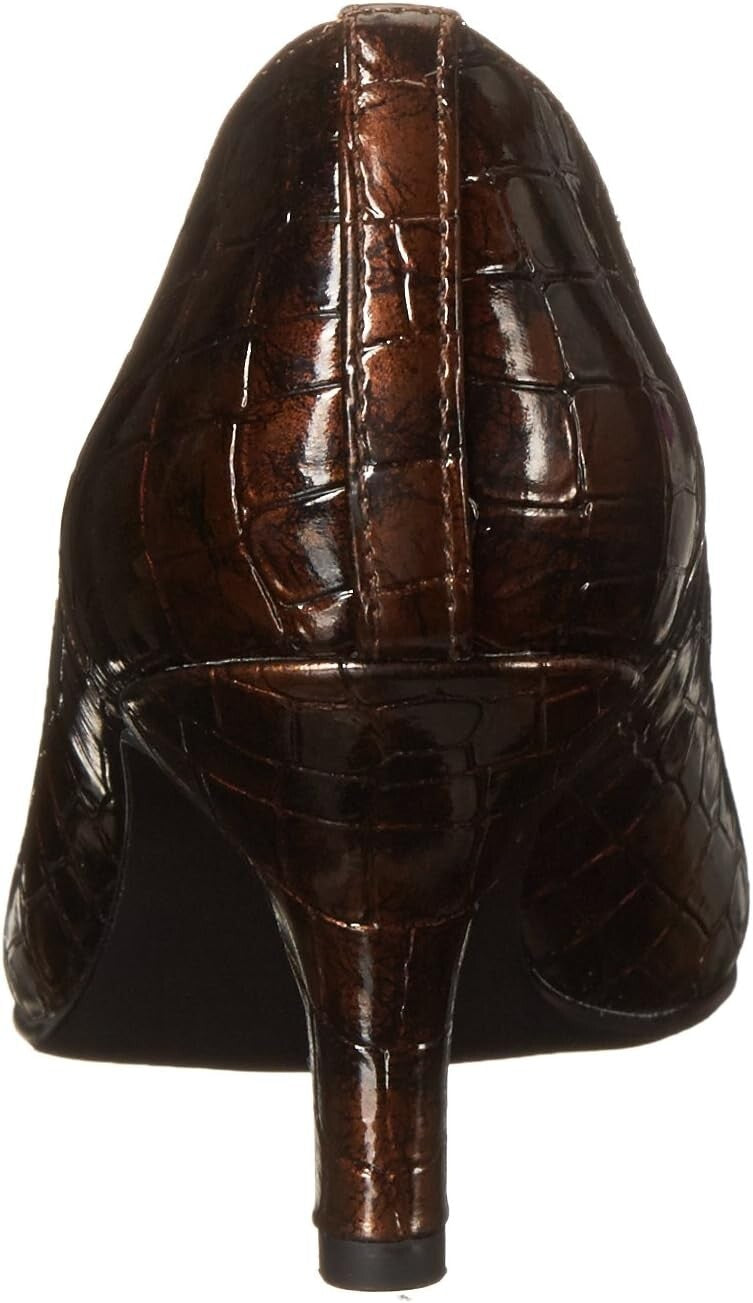 Chic Women's Bronze Pump with Lightweight Design - Comfort Fit, Size 8 X-Wide