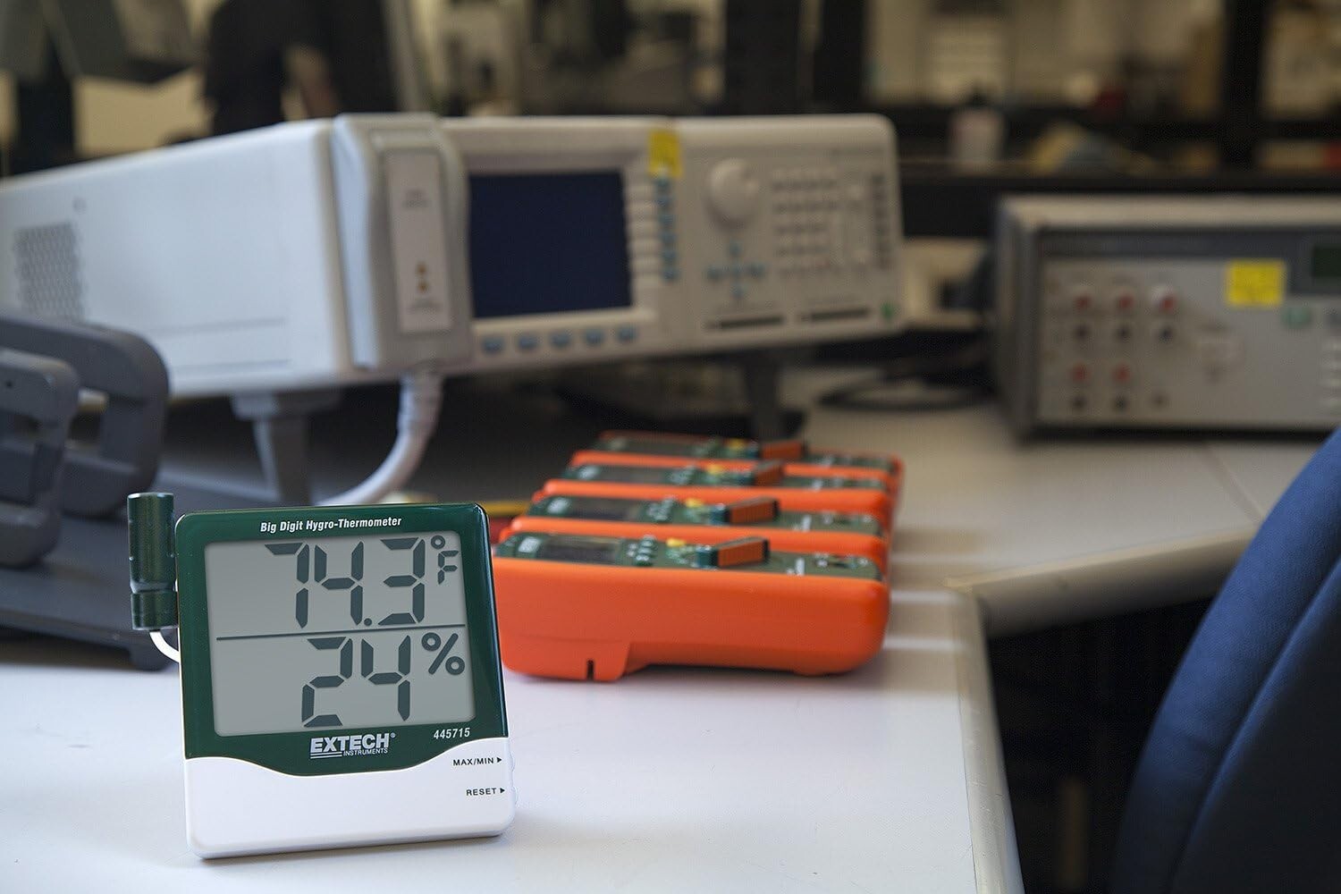 Eco-Friendly Digital Hygro-Thermometer - Non-Contact Operation with Remote Probe