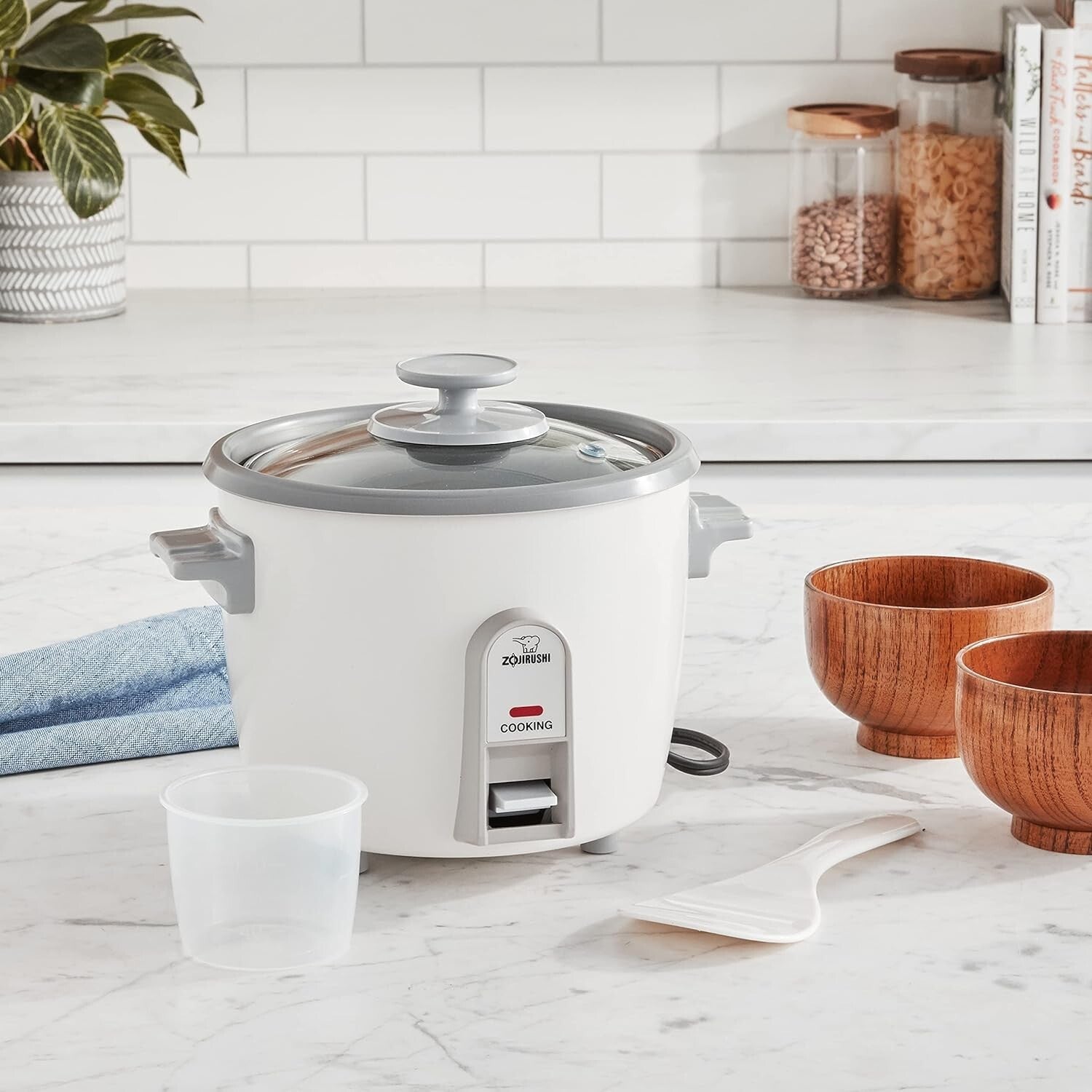 Effortless 3-Cup Rice Cooker with Simple Switch Control & Measuring Tools