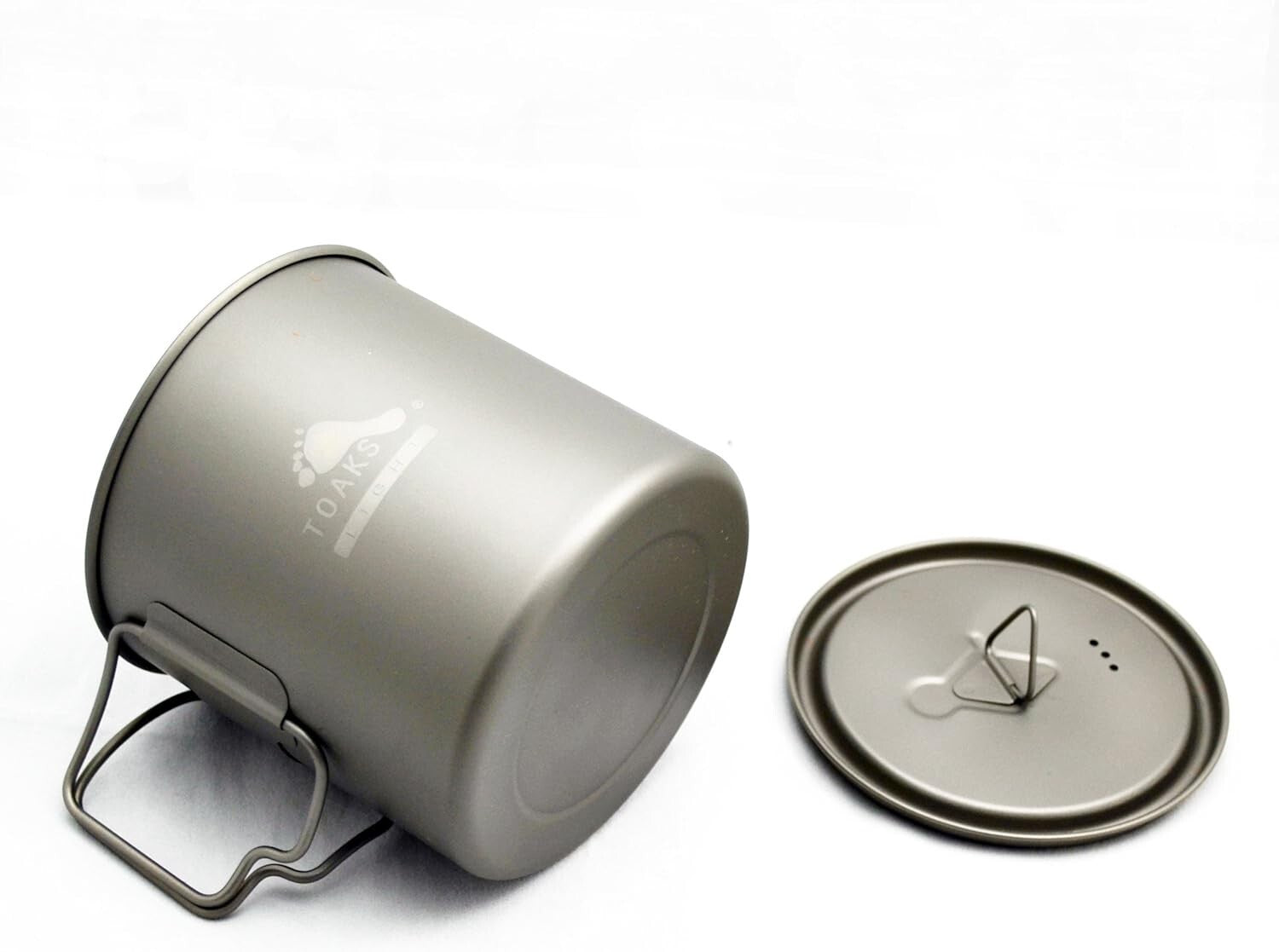 Elegant 650ml Round Titanium Pot - Compact and Lightweight Kitchen Container