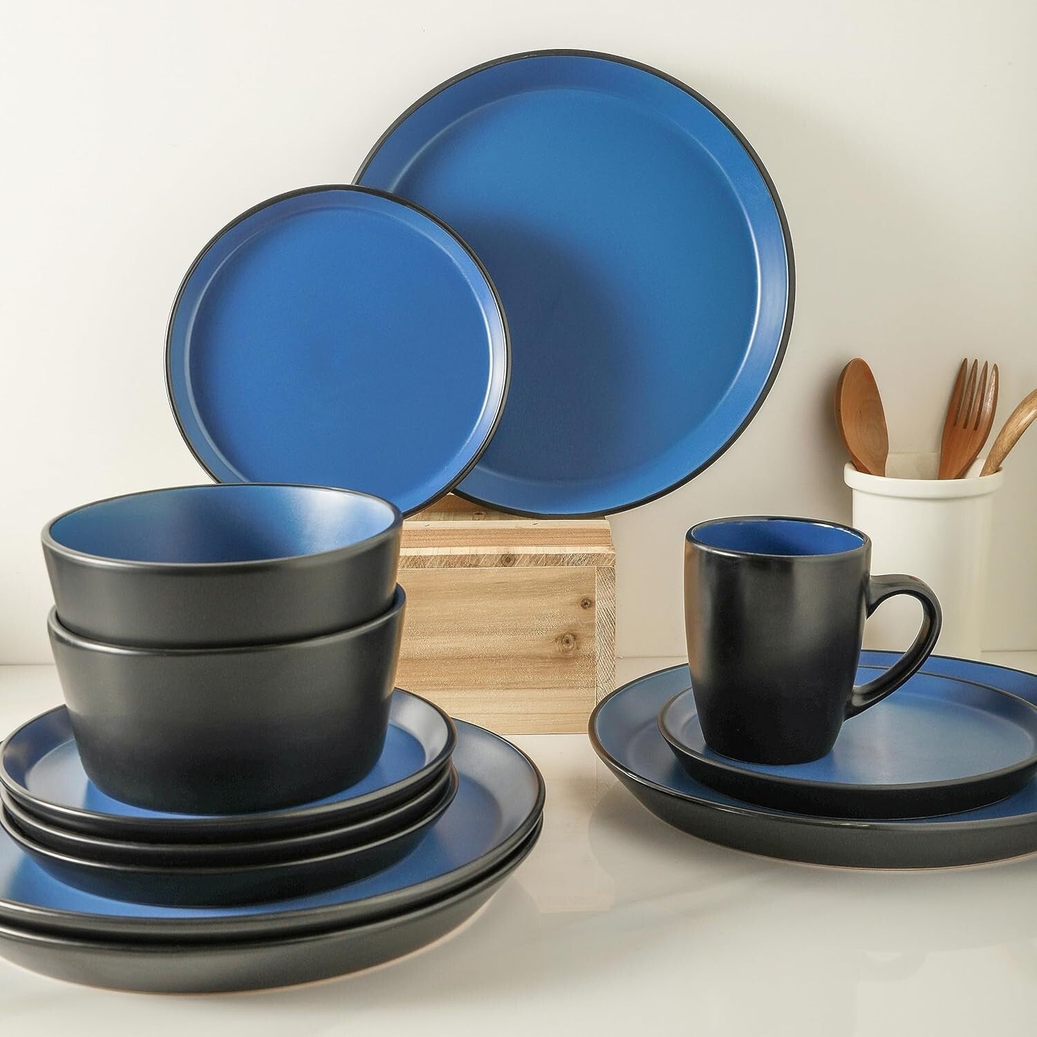 Stylish 16-Piece Blue and Black Stoneware Dinnerware Set for Elegant Dining
