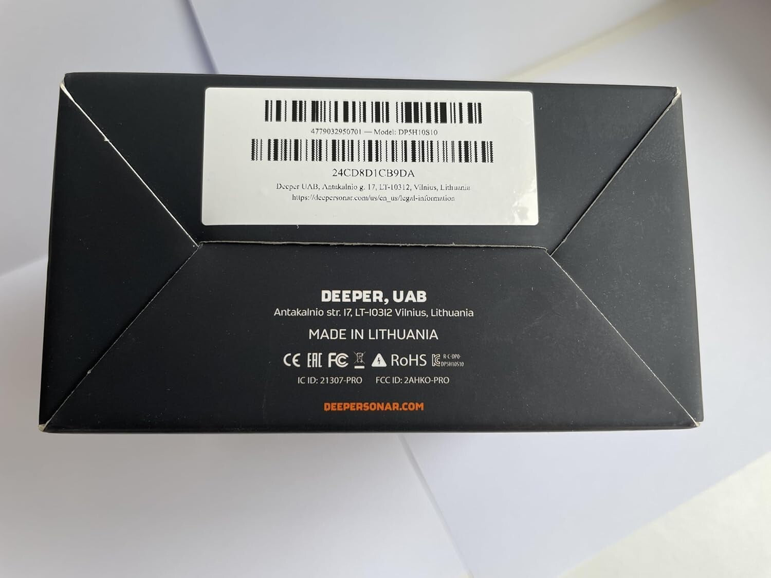 2.4-Inch GPS Enabled Fish Finder with Real-Time Depth and Targeting Features