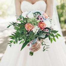 Load image into Gallery viewer, Natural-Looking 20 Faux Green Leaf Garland Branches for Versatile Arrangements