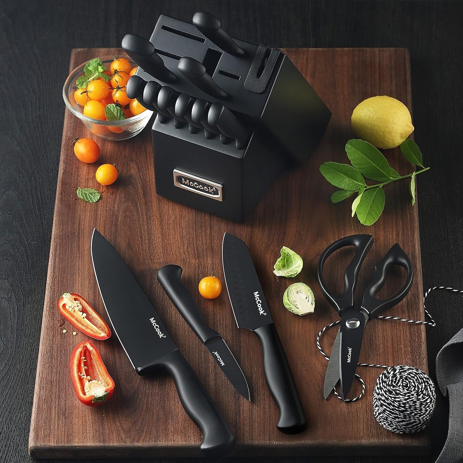 Stylish 15-Piece Non-Stick Knife Set with Built-In Sharpener - Ideal for Gifting
