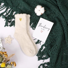 Load image into Gallery viewer, Elegant Sympathy Gift Basket: Cozy Fleece Blanket, Candle &amp; Pampering Essentials