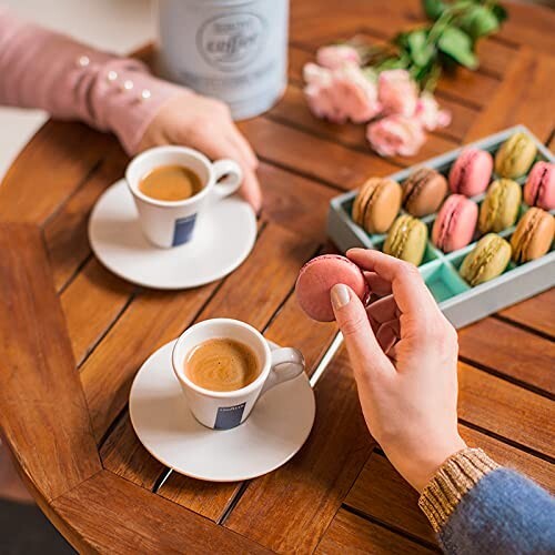 Qualità Oro Whole Bean Coffee, 100% Arabica, Medium Roast, 6-Pack of 2.2 lb Bags