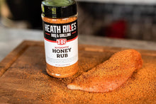 Load image into Gallery viewer, Ultimate Grilling Gift Set: 4 Championship Rubs &amp; 2 Sauces by Heath Riles