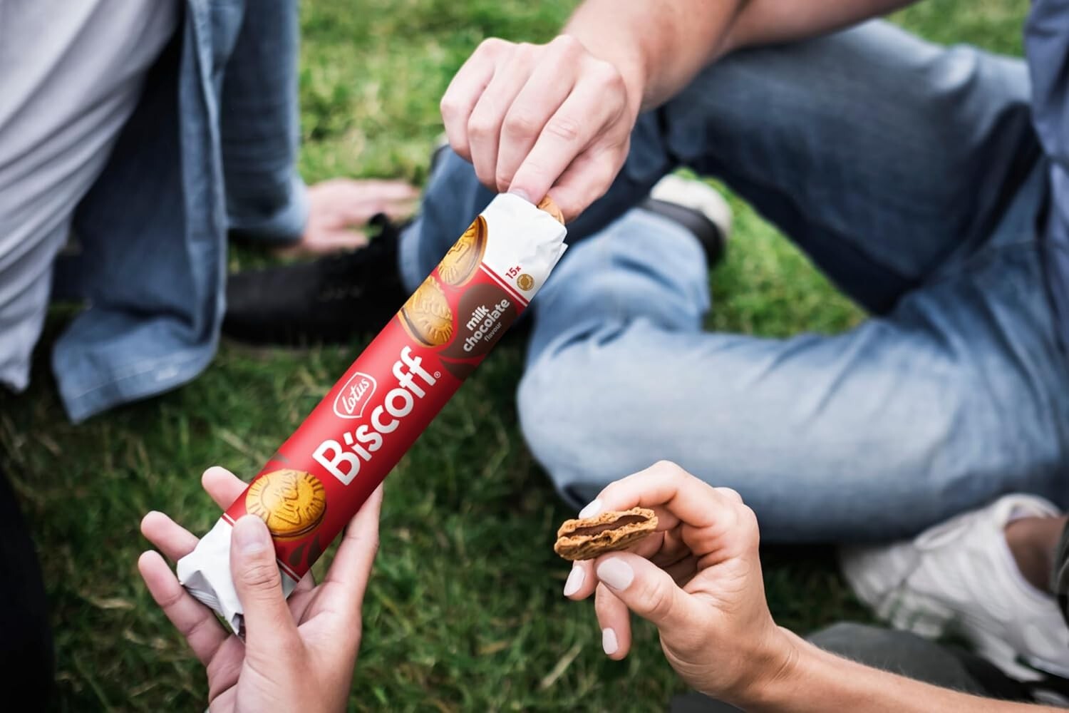 Indulge in Lotus Sandwich Cookies - Milk Chocolate Cream, 15 Cookies x 9 Packs