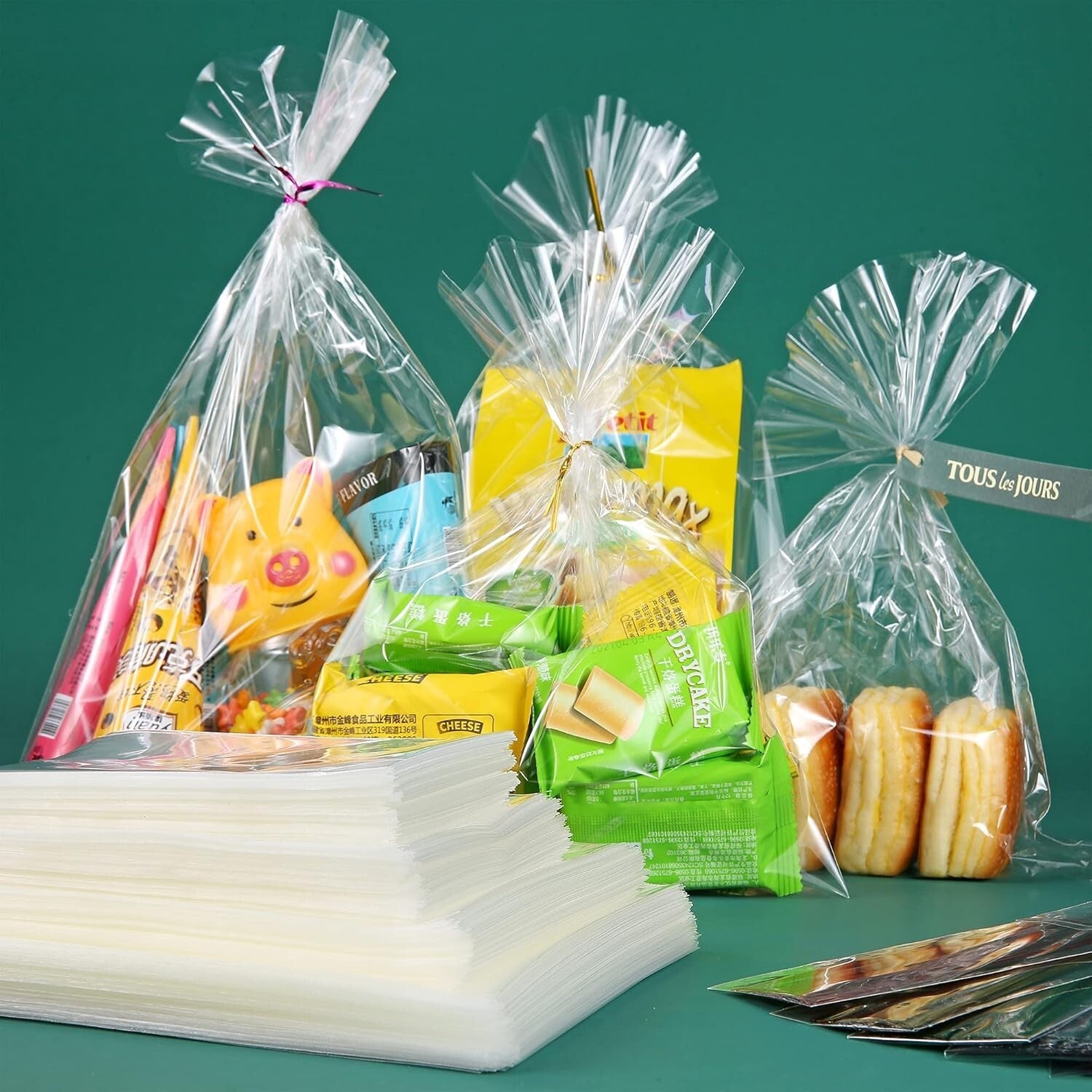 Durable 20" x 30" Clear Cellophane Bags with Twist Ties for Events - 100 Pcs