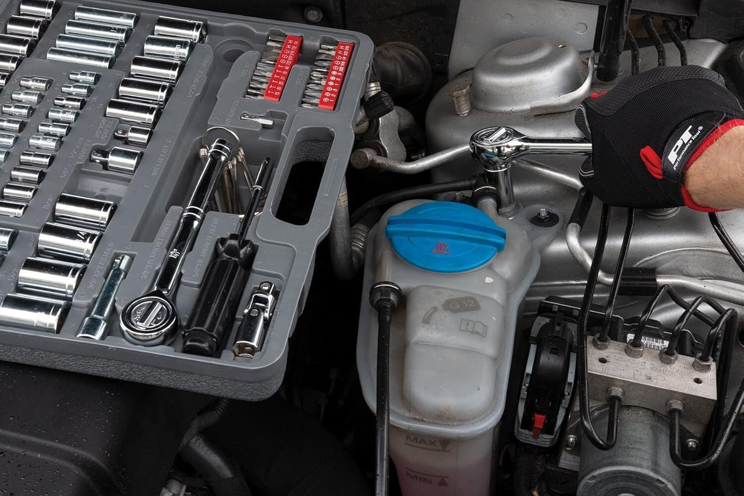 Lightweight 100-Piece Socket Set with Carry Case – Ideal for DIY Projects