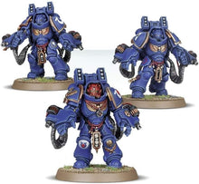 Load image into Gallery viewer, Space Marines Primaris Aggressors Miniature Kit - 3 Highly Detailed Models