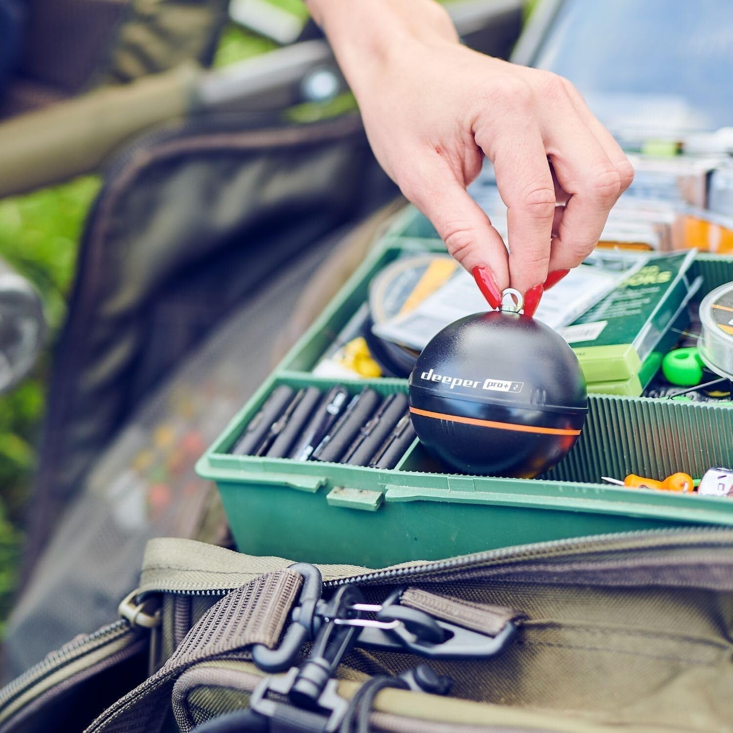 2.4-Inch GPS Enabled Fish Finder with Real-Time Depth and Targeting Features