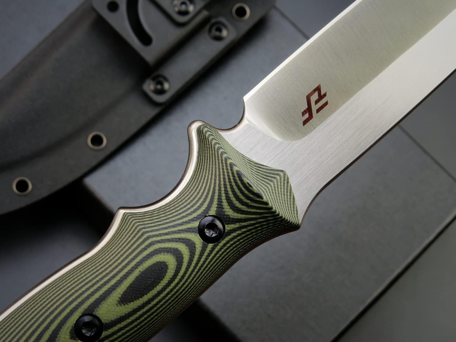 Ergonomic Two-Tone G10 Fixed Blade Knife for Camping & Outdoor Adventures