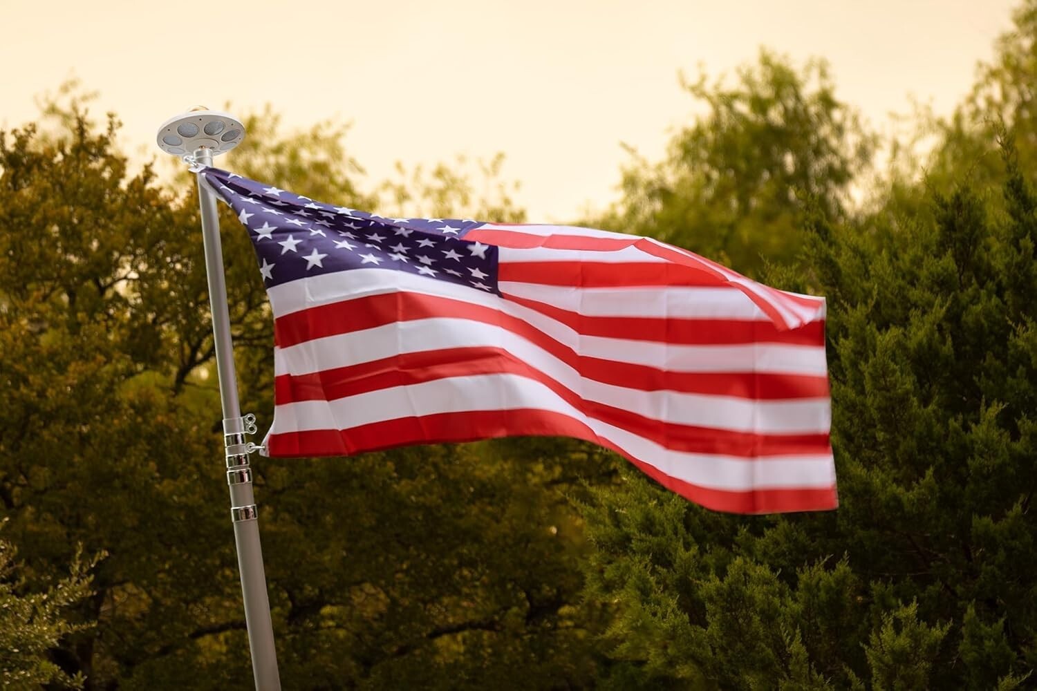 Sleek Solar-Powered Flag Pole Light with 136 LEDs for Patriotic Displays