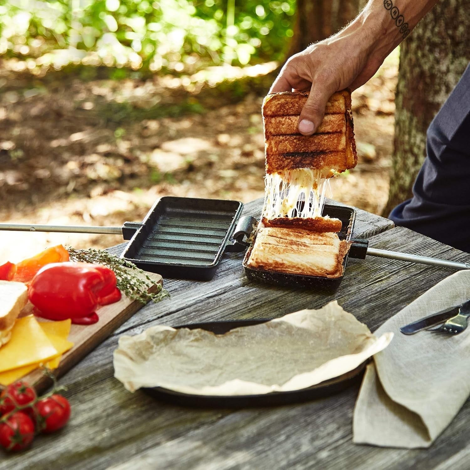 Adjustable Handle Cast Iron Pie Maker - Ideal for Campfire Cooking Adventures