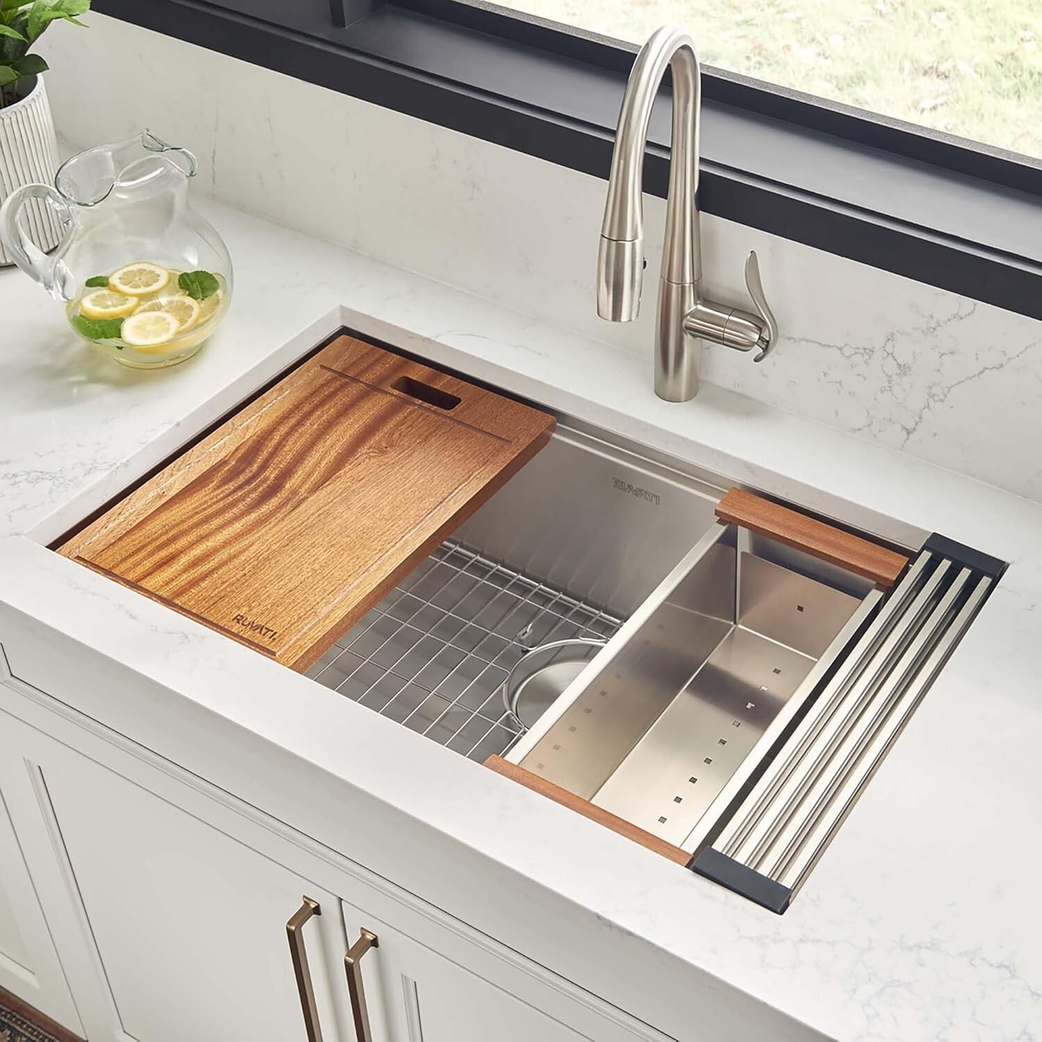 32-Inch Workstation Undermount Stainless Steel Kitchen Sink with Cutting Board