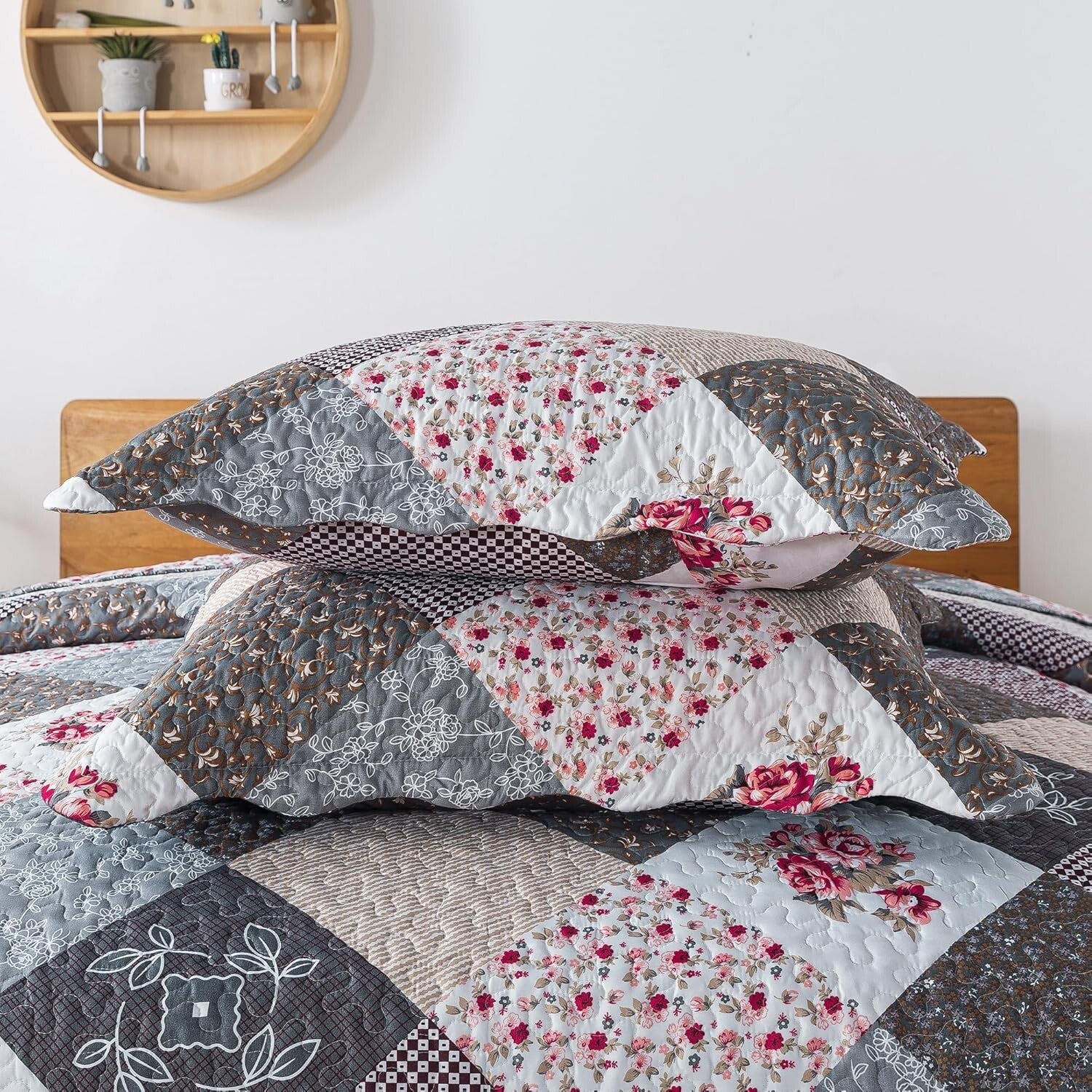 All-Season Grey King Quilt Set - Lightweight Floral Bedspread with Pillow Cases