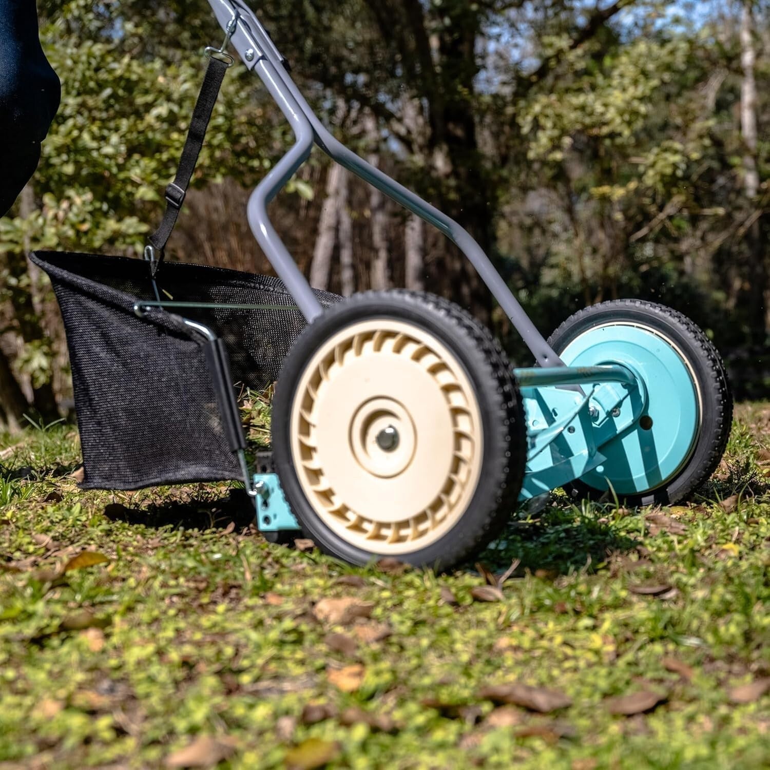 Lightweight 5-Blade 14-Inch Push Reel Lawn Mower with Adjustable Height - Mint