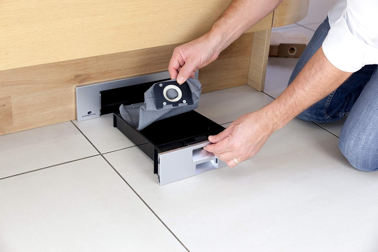 Revolutionary Built-in Kitchen Vacuum with 6-18ft Expandable Hose & Attachments