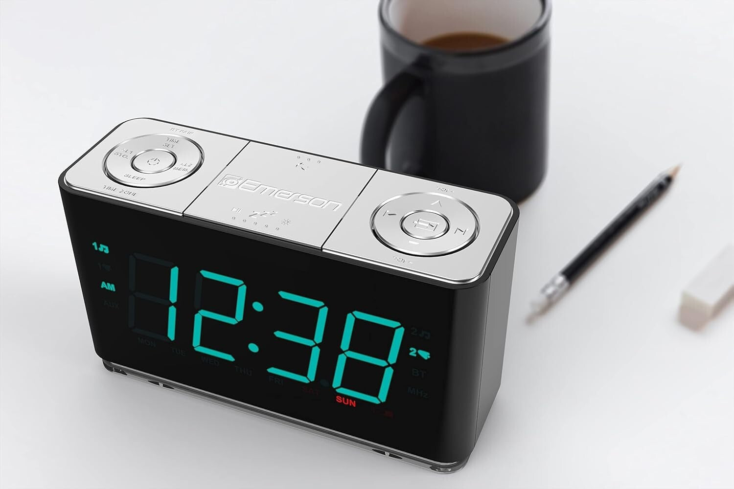 Personalized Bluetooth Alarm Clock Radio with USB Output for Effortless Mornings