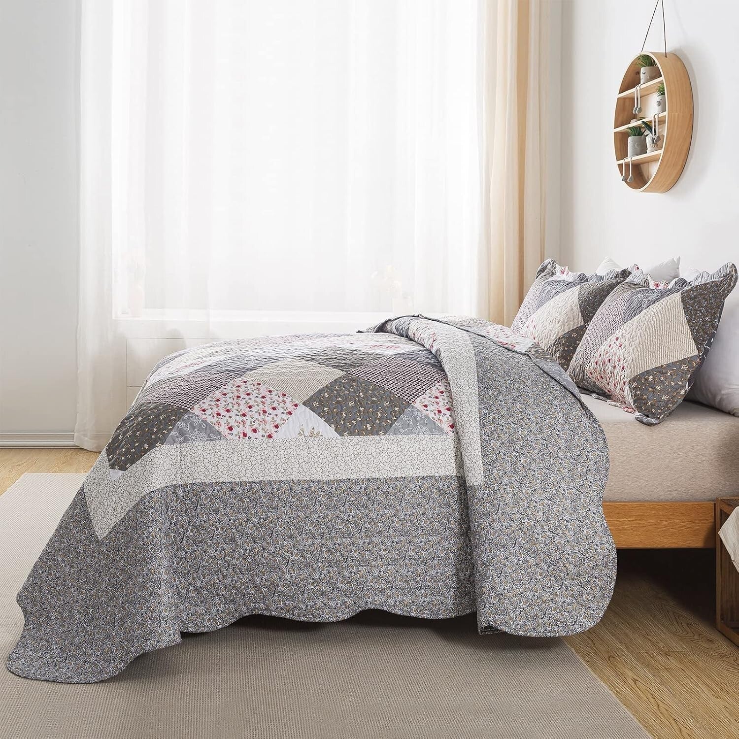 Elegant 3-Piece Oversized Quilt Set for California King Beds - All Season Use