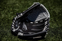 Load image into Gallery viewer, Lightweight 10.5" Sure Catch Baseball Glove for Youth – Right Hand Throw
