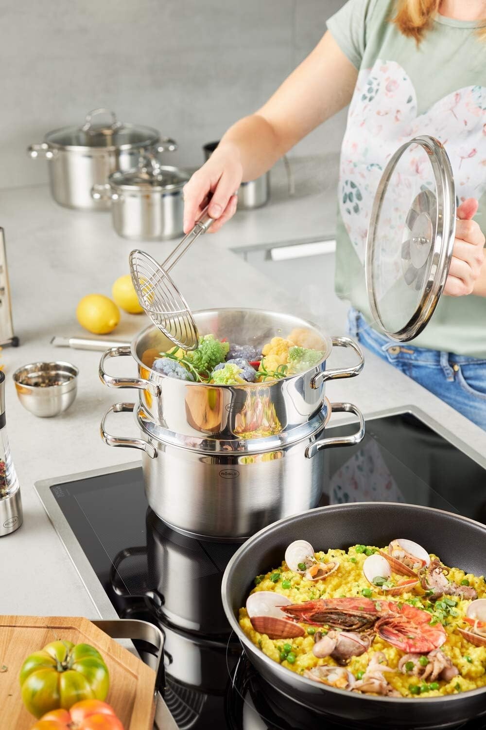 Durable 18/10 Stainless Steel Skimmer with Large Mesh for Efficient Straining