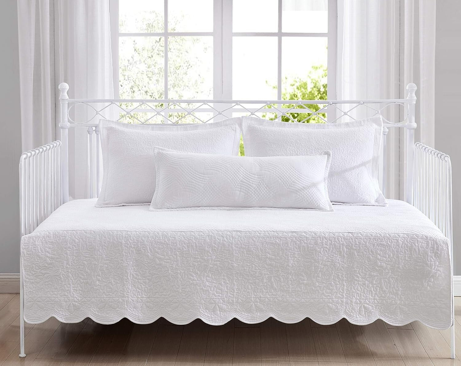 Lightweight Trellis White Cotton Daybed Cover with Shams and Pillow Cover