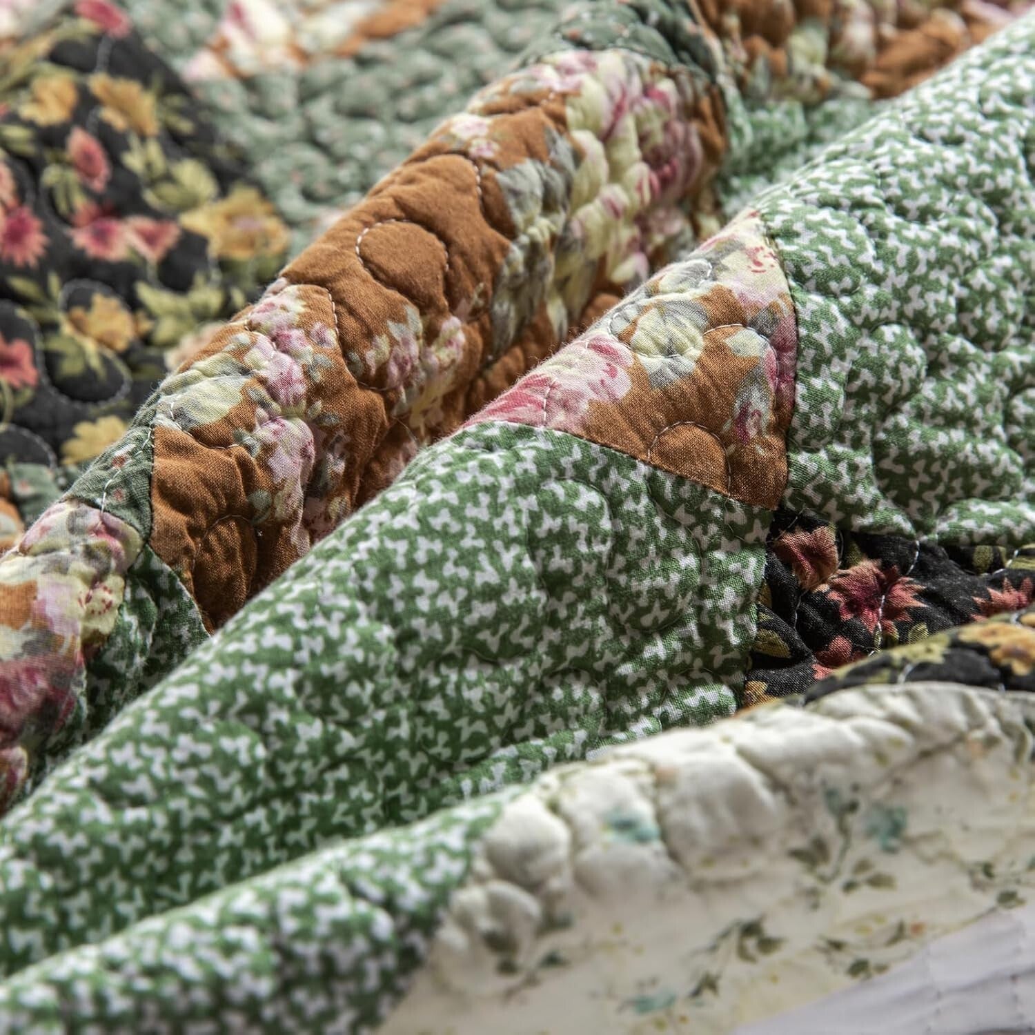 Breathable King Size Patchwork Quilt Set - Eco-Friendly Cotton Floral Design