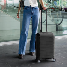 Load image into Gallery viewer, Pagosa 22" Expandable Spinner: Lightweight Hardshell Luggage with USB Chargers