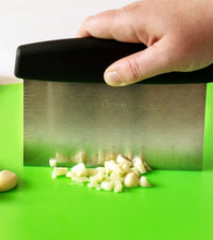 Load image into Gallery viewer, Ergonomic 6" Dough Scraper with Beveled Edge - Dishwasher Safe Kitchen Tool