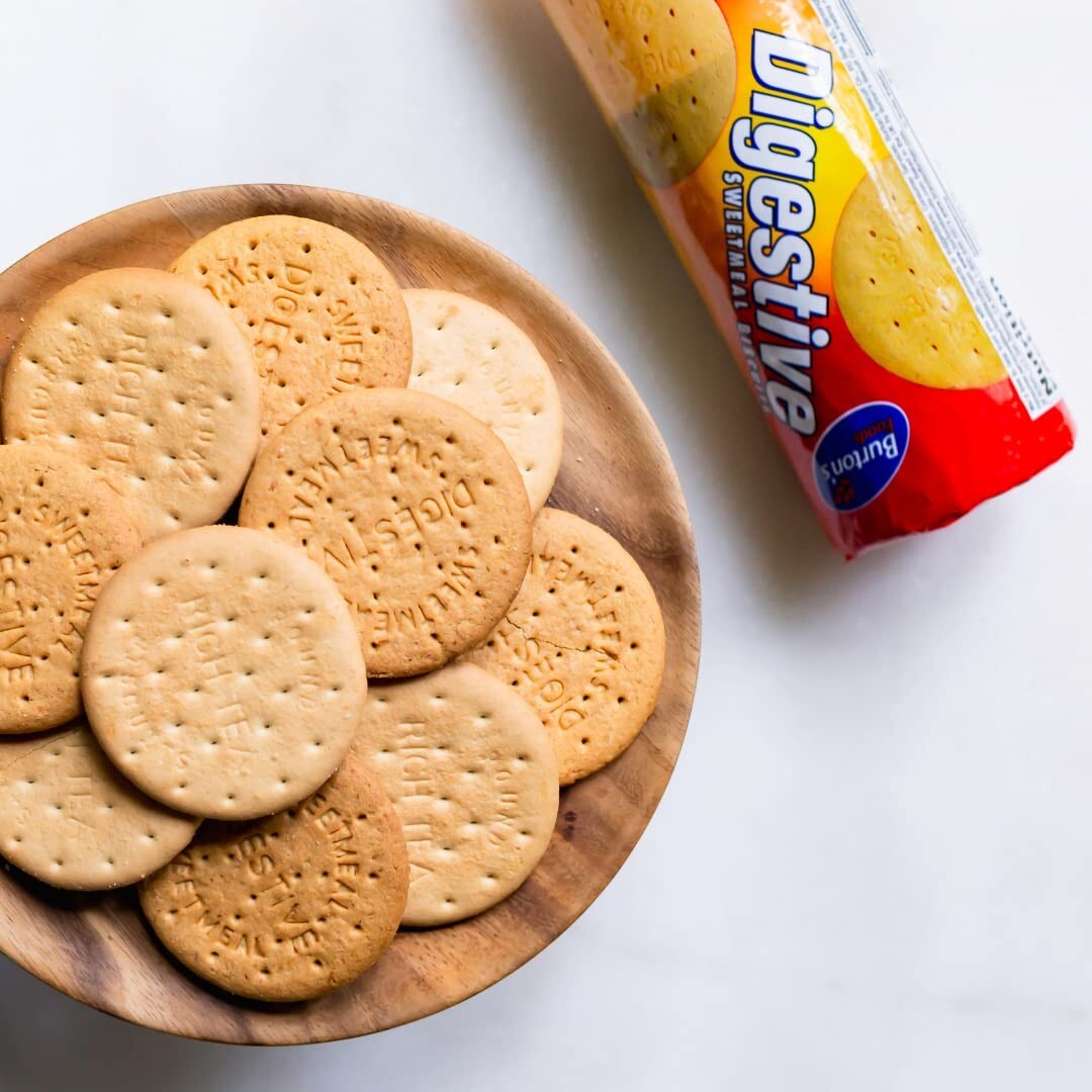 Delicious Burton's Digestive Sweetmeal Biscuits - Ideal for Dunking! 14.1 oz