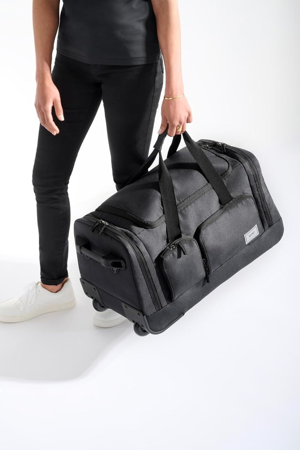 Compact 22 Inch Wheeled Duffle Bag - Lightweight Design for Modern Travelers
