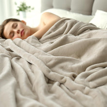 Load image into Gallery viewer, Thick Plush 500Gsm King Size Blanket - Stylish Cozy Comfort for Any Occasion