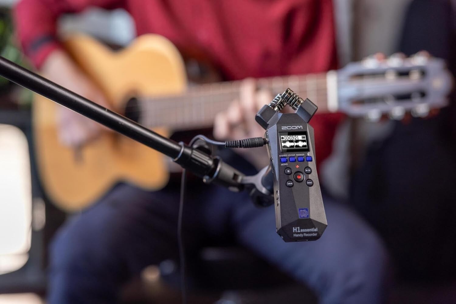 Versatile Stereo Handy Recorder with 32-Bit Float & Audio Guidance for All Users