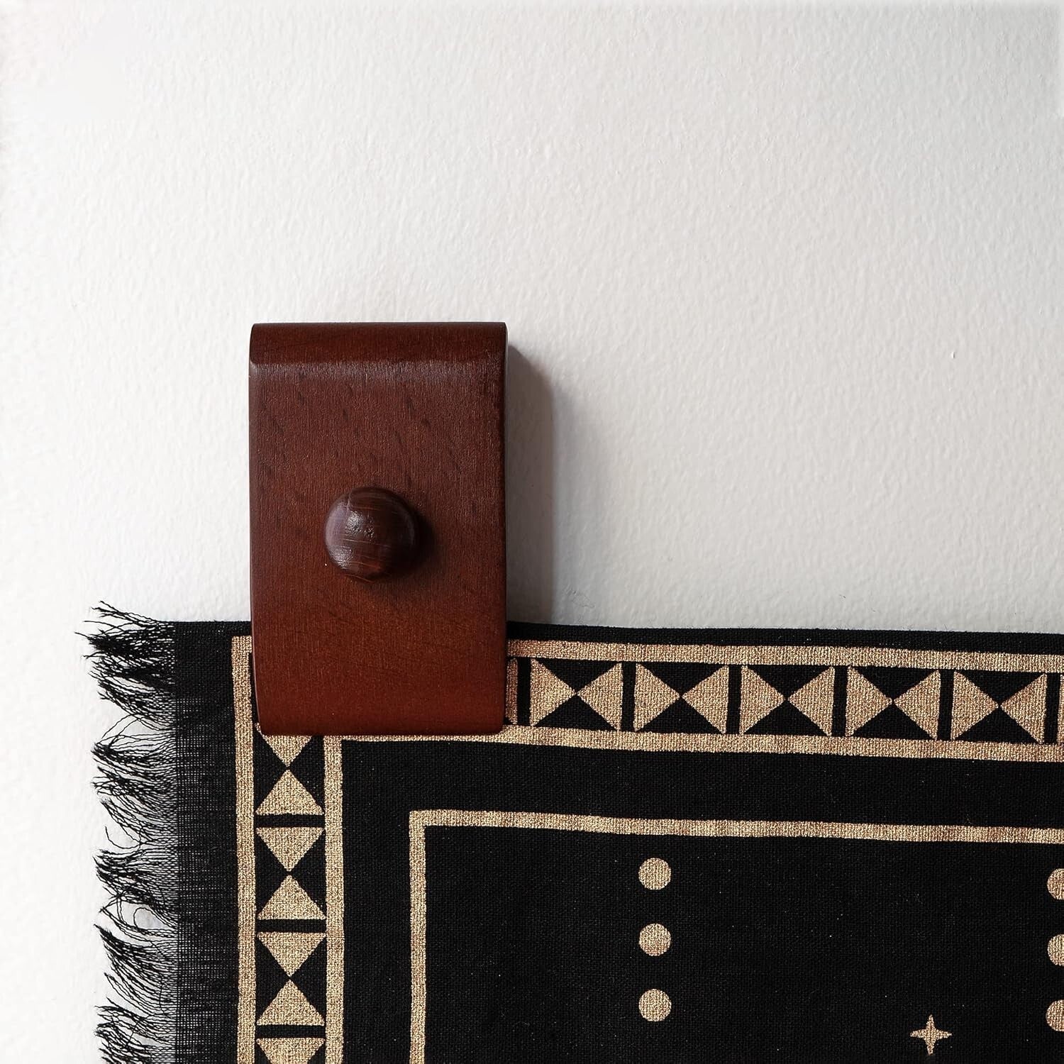 Elegant Wall-Mount Quilt Hanger with 4 Clips – Perfect for Tapestry Display