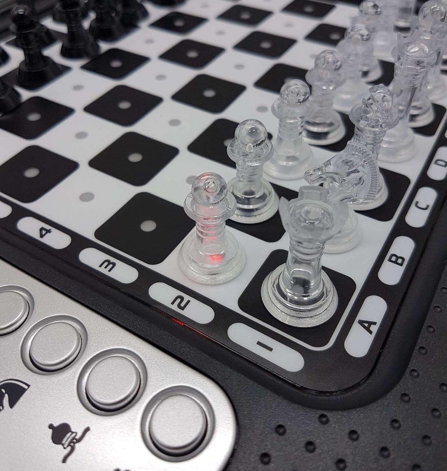 Chessman FX: Electronic Chess Game with Tactile Keyboard & 64 Difficulty Levels