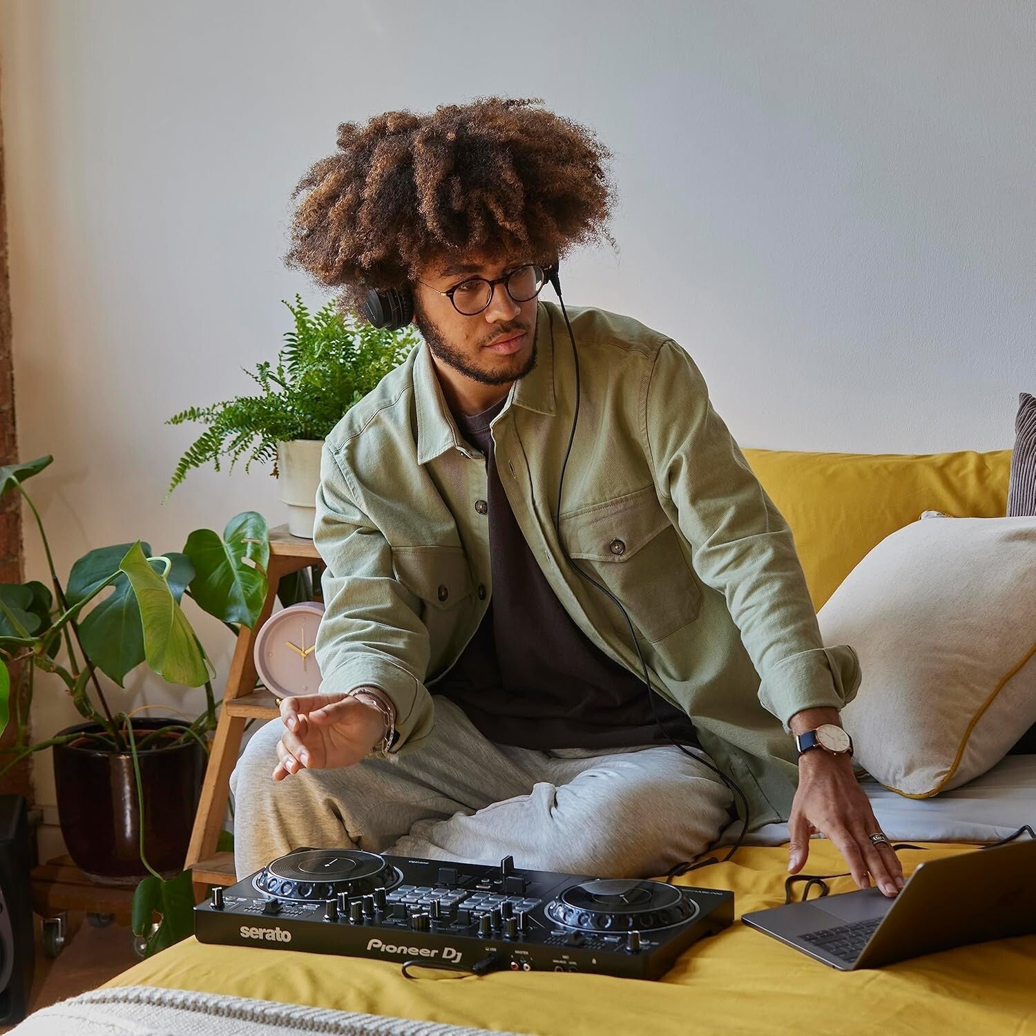 Professional Battle-Style DDJ DJ Controller for Serato - Ideal for Performances