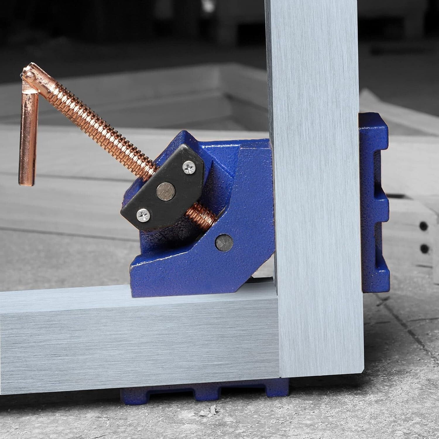 Compact Cast Iron Angle Clamp for Professional Welding - 90-Degree Support