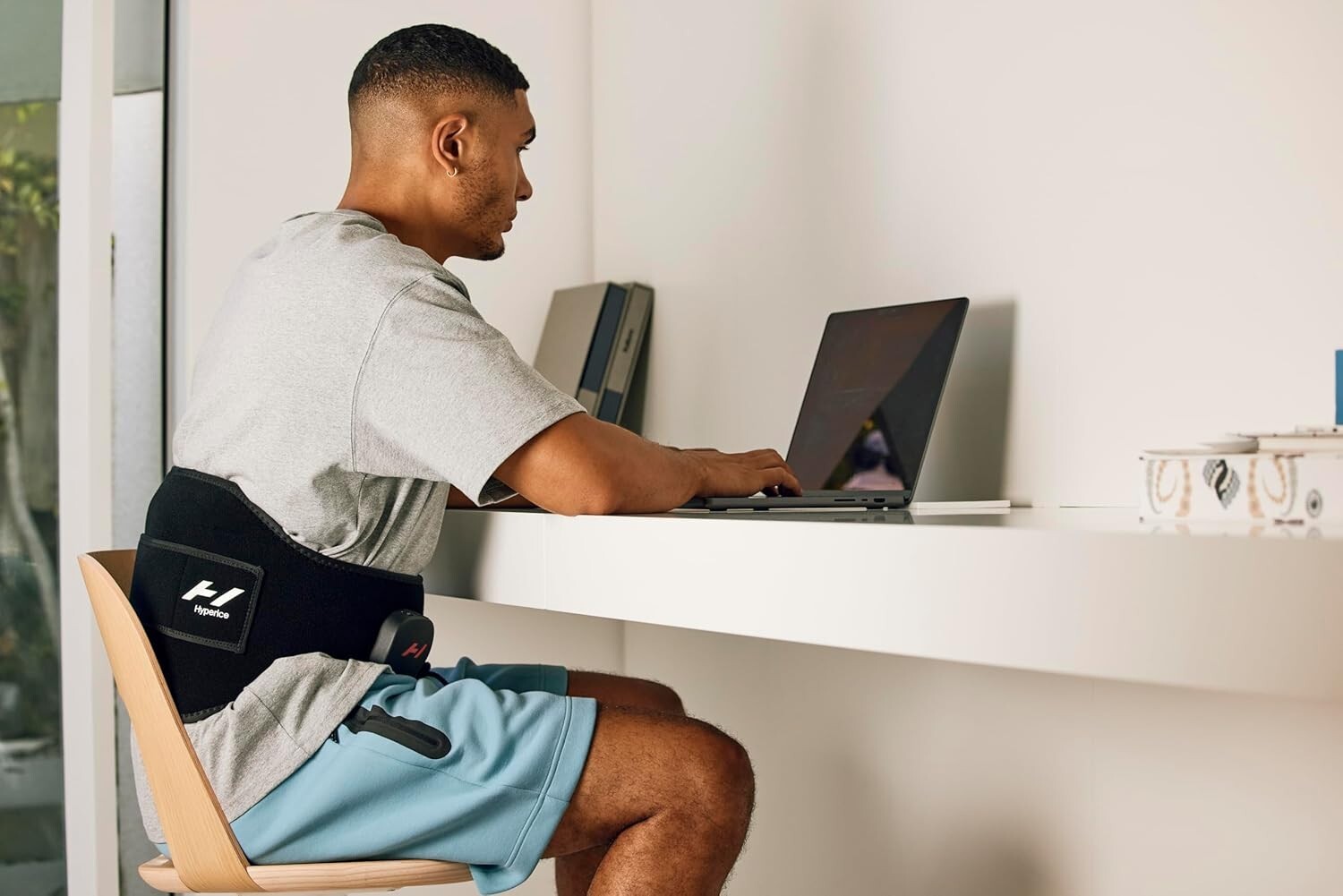 Soothe Soreness with Venom 2 Back Wrap - Bluetooth Heat & Vibration Control