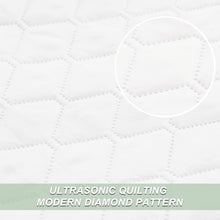 Load image into Gallery viewer, Luxurious All-Season California King Quilt Set with Reversible Design and Shams