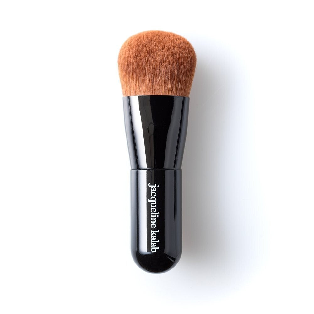 Travel-Friendly Foundation Brush: Achieve Professional Quality Makeup in Seconds