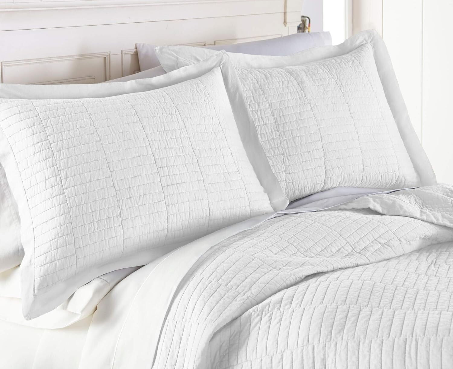 Elegant 3-Piece White Quilt Set Queen - Pre-Washed Cotton with Stitched Pattern