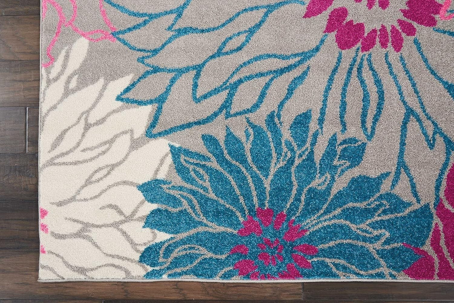 Non-Shedding Floral 8'x10' Area Rug - Perfect for Stylish Living Spaces